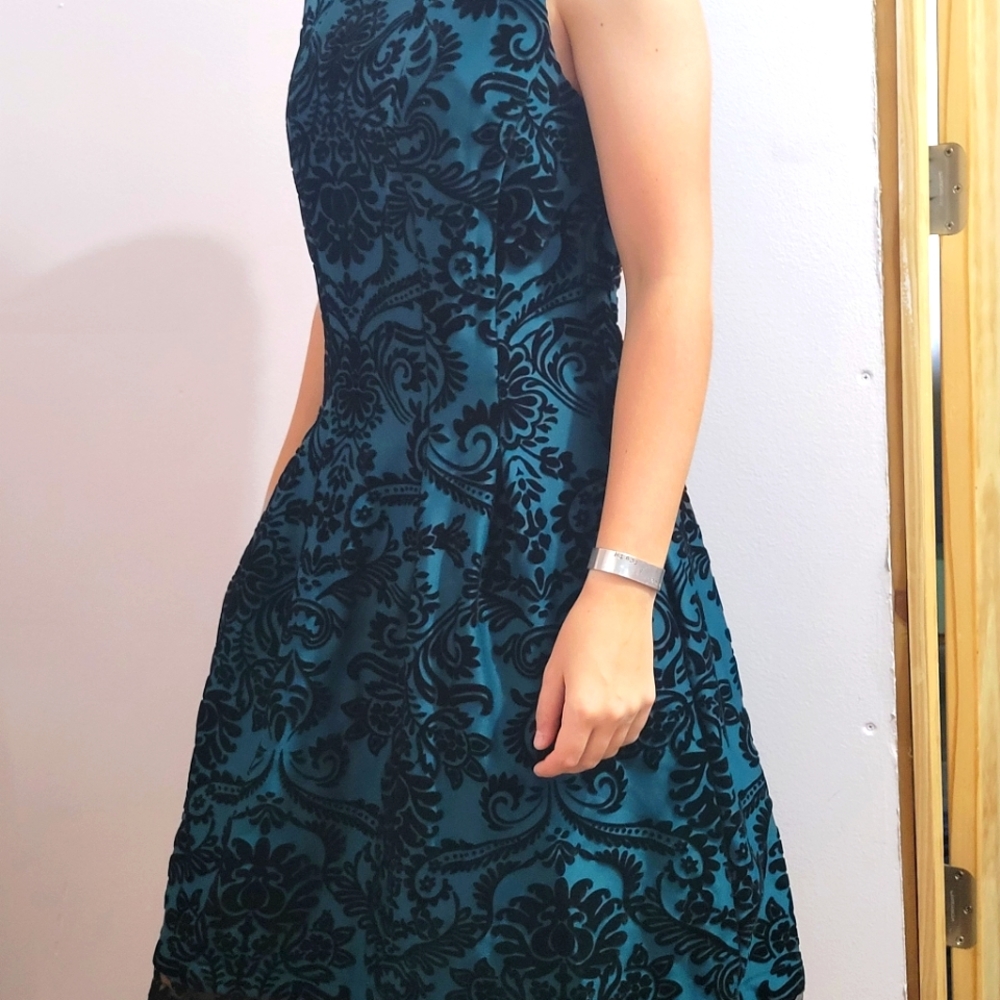 Dress. Danny and Nicole size 12 elegant dress. Blue/green color.